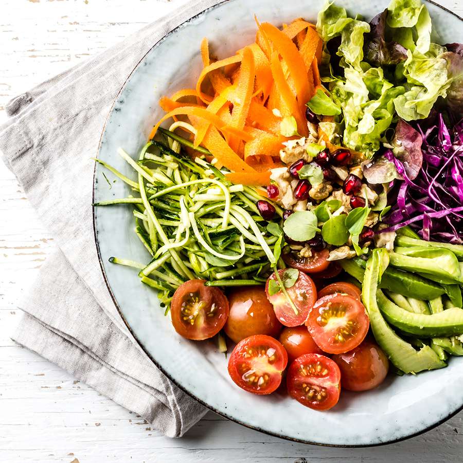 eating veggies for a smaller waist
