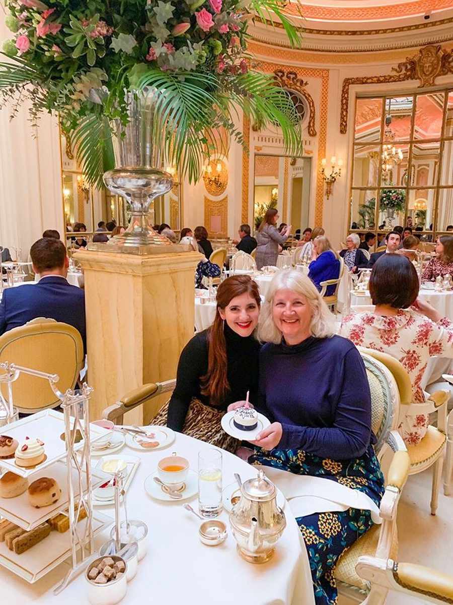 mother-daughter-trip-tea