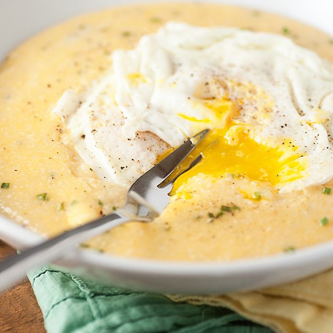 Cheddar Garlic Grits with Fried Eggs