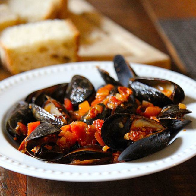 Mussels with White Wine, Lemon, and Chorizo