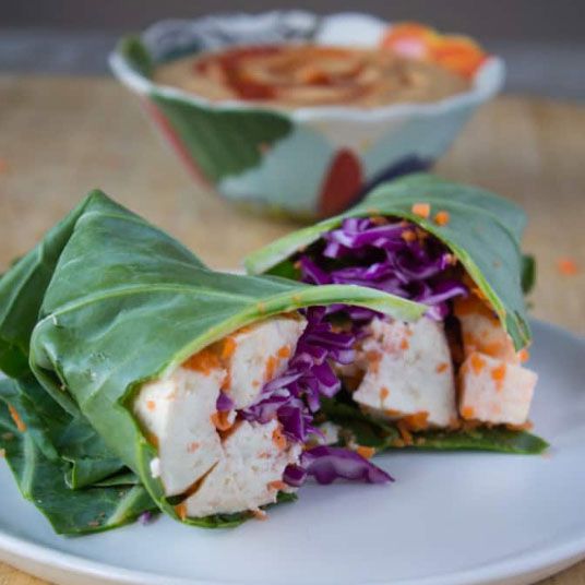 Collard_Green_Wraps_With_Tofu_And_Thai_Peanut_Sauce