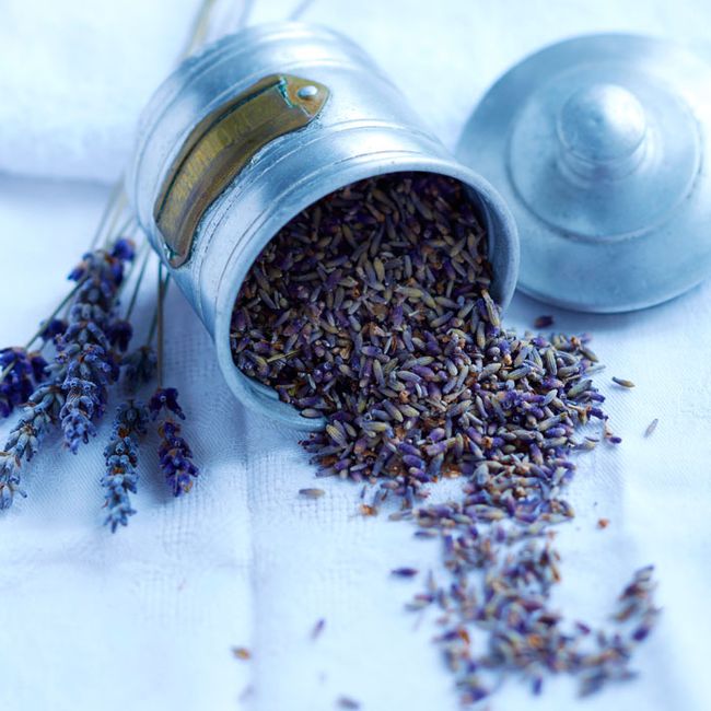 healthy-smoothie-green-juice-ingredients-lavender