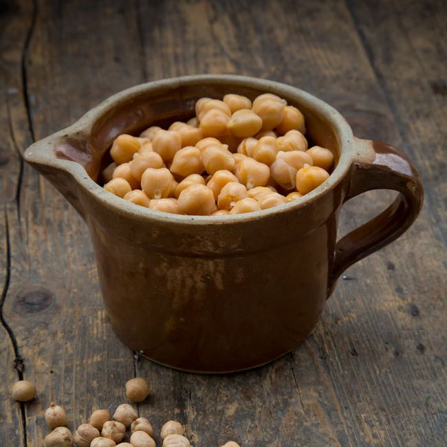 healthy-green-juice-smoothie-ingredients-chickpeas