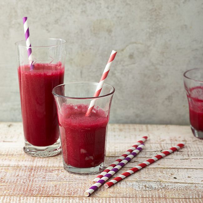 beet strawberry vegetable smoothie